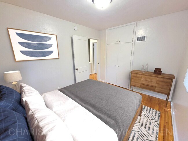 Building Photo - SPACIOUS TWO BEDROOM ONE BATH DUPLEX!! GRE...