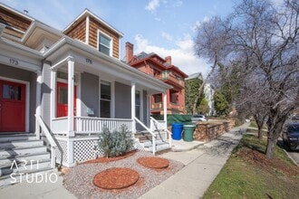 Building Photo - 4 Bed 2 Bath Salt Lake Home For Rent!