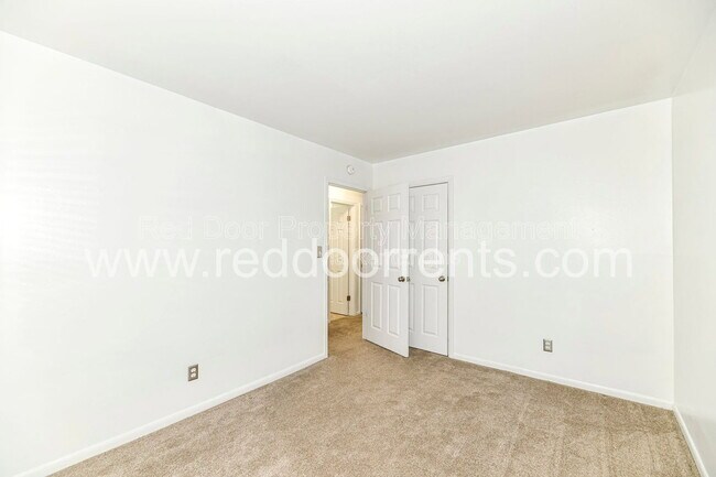 Building Photo - 5361 E Burgess Ave
