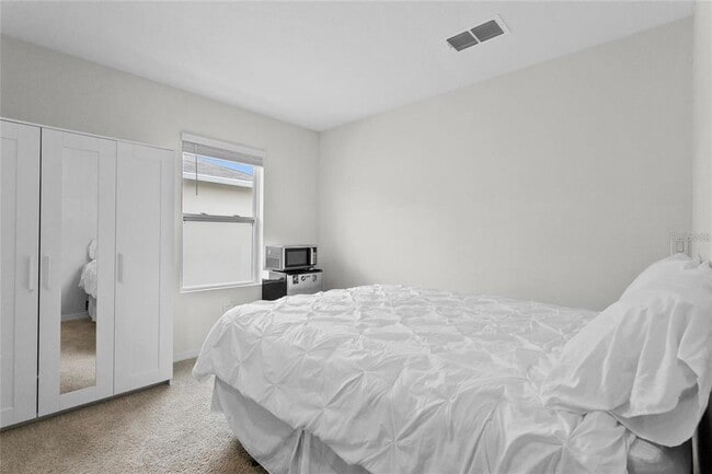 Building Photo - 1872 Rustic Falls Dr