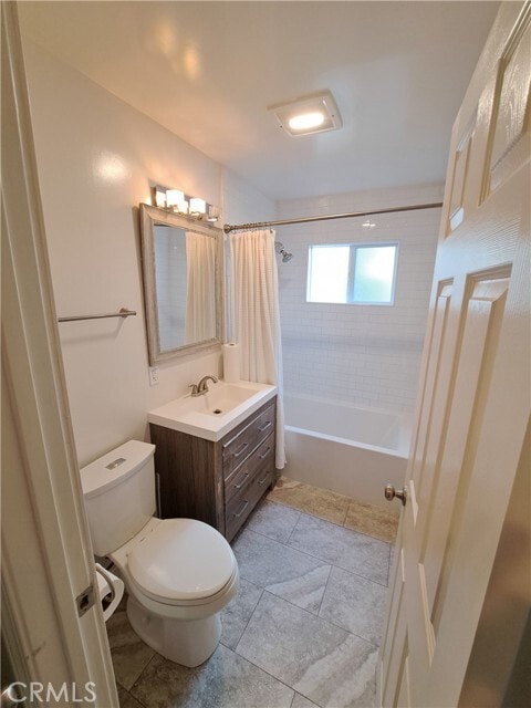 Building Photo - 923 Poli St