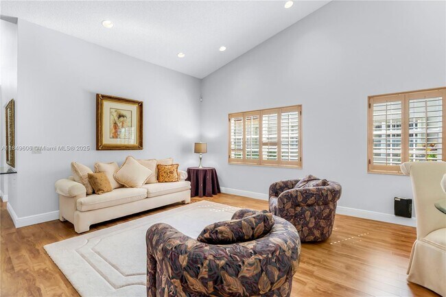 Building Photo - 7821 Silver Lake Dr
