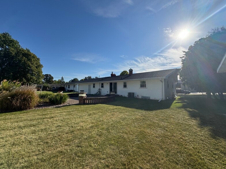 Exterior Rear - 1798 Chateau Dr