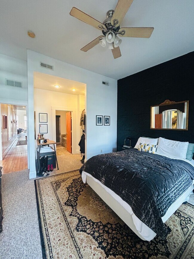 Building Photo - Madison Ave. Loft