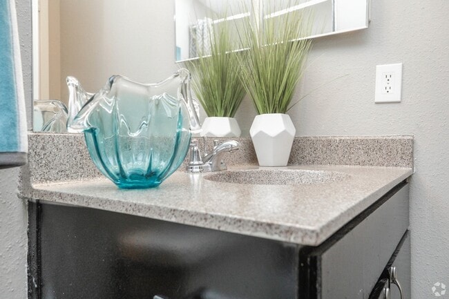 Building Photo - 10250 Lands End Dr