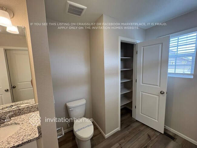Building Photo - 3377 Streamwood Dr