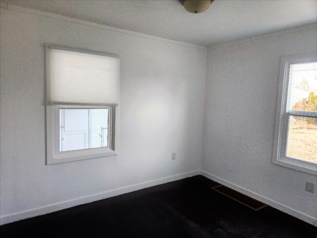 Building Photo - 320 Cullum Ave