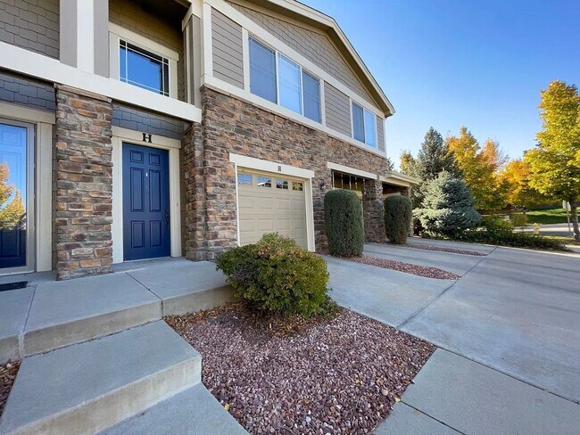Building Photo - Spacious 2 Bed, 2 Bath + Office Townhome with Attached Garage | Broadlands Community