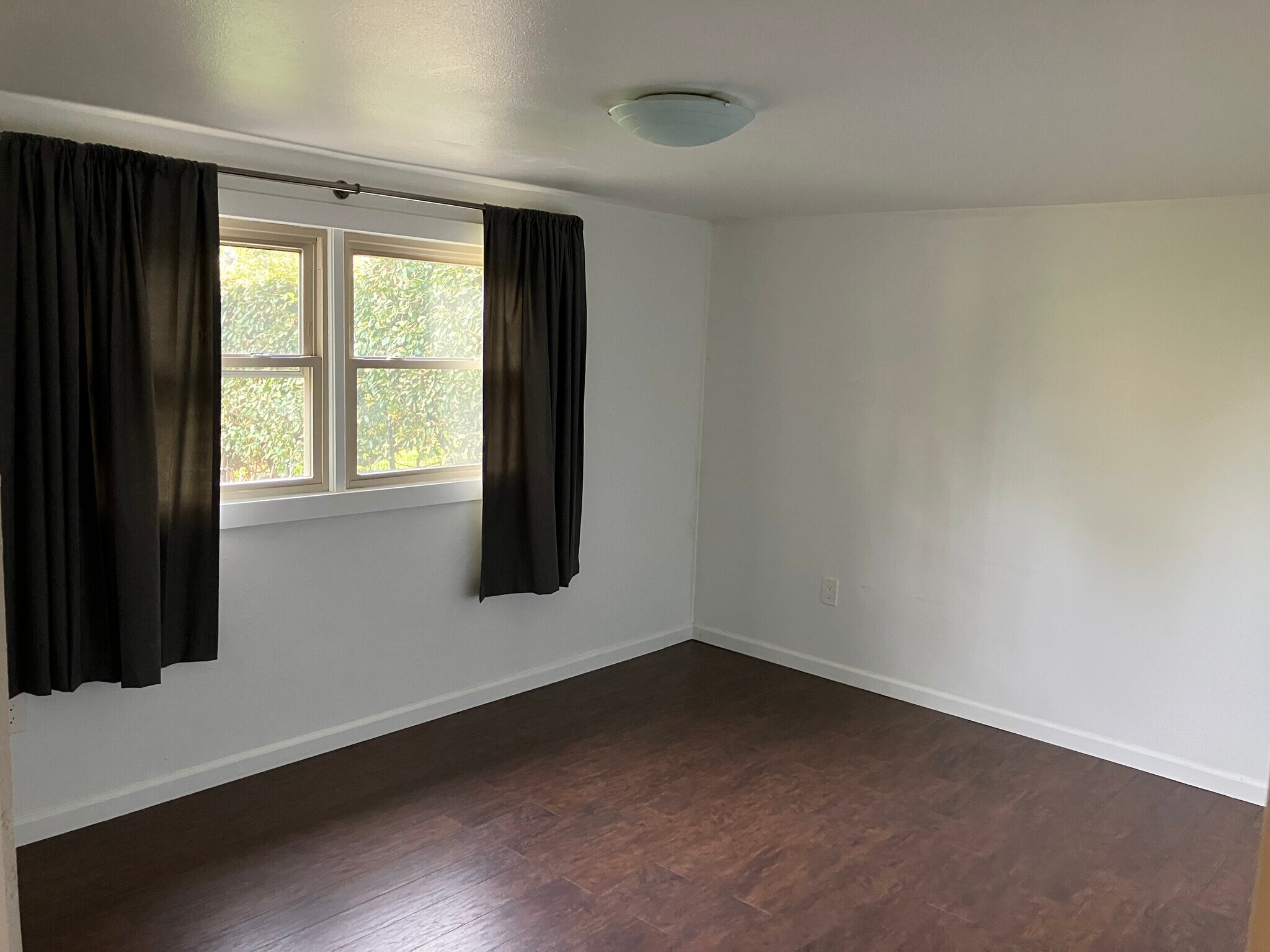 Building Photo - 9416 SW View Point Ter