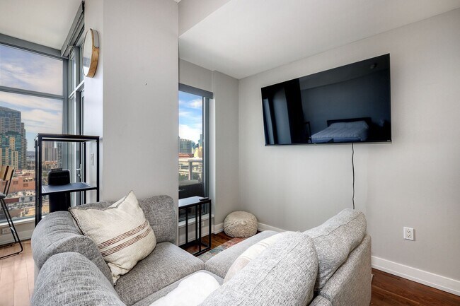 Building Photo - San Diego VIEW UNIT! Downtown  Gaslamp Quarter Three Weeks FREE Furnished  Studio -Available NOW!