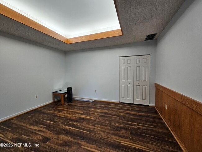 Building Photo - 3175 Ravines Rd