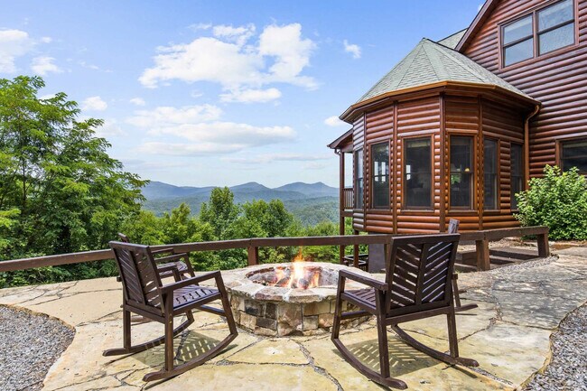 Building Photo - 121 Pontoosuc Dr