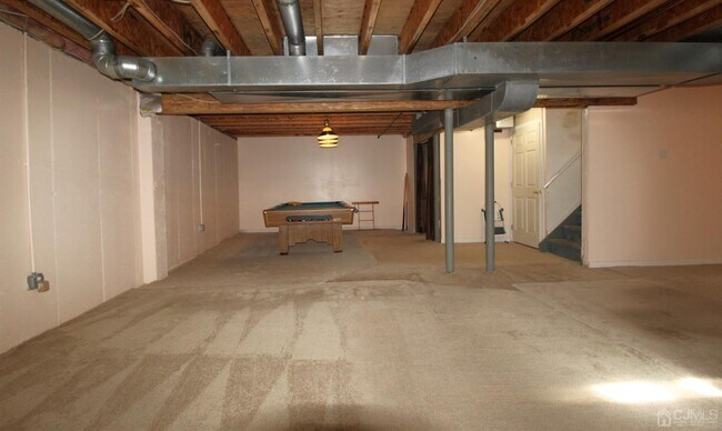 Building Photo - 27 Pin Oak Dr
