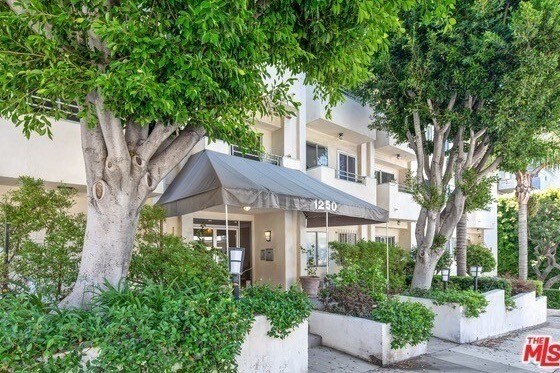 Building Photo - 1250 N Kings Rd