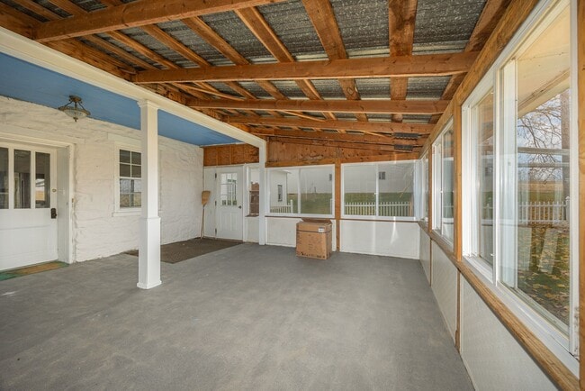 Building Photo - Beautiful updated 3/4 bedroom farmhouse