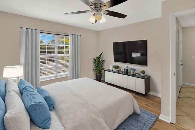 Building Photo - 2408 Camden Oaks Pl