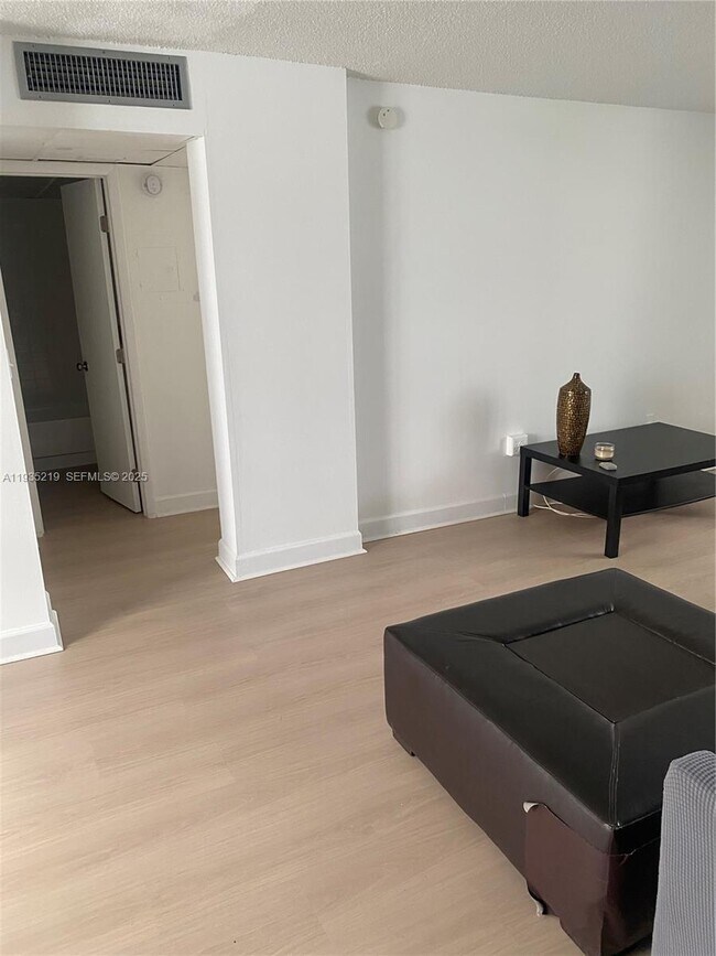 Building Photo - 1732 Meridian Ave