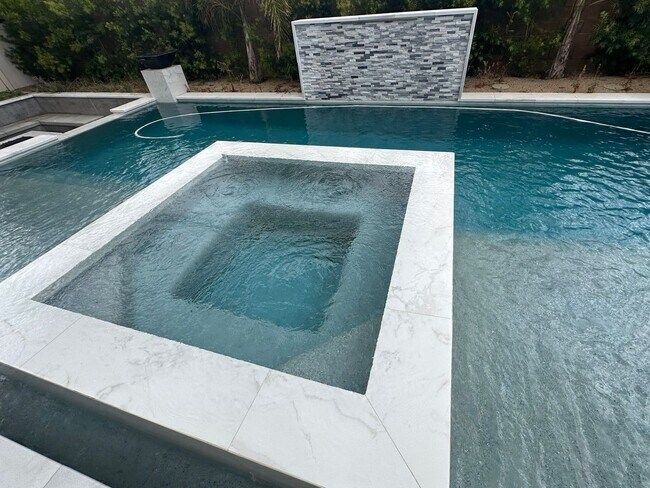 Building Photo - Spencer Crossing 5 Bedroom Modern Pool Home