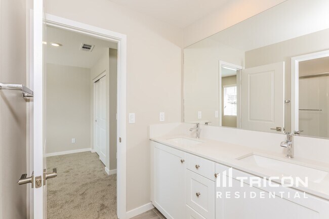 Building Photo - 31683 Willowood Way