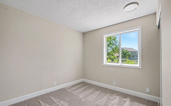 Building Photo - 2527 Morningside Dr