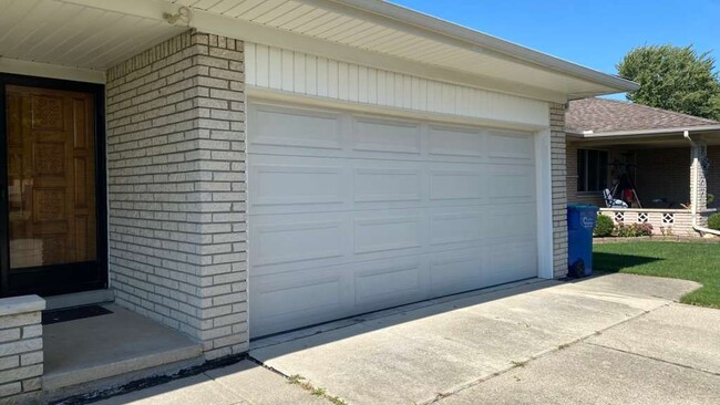 Building Photo - 28301 Mavis Dr