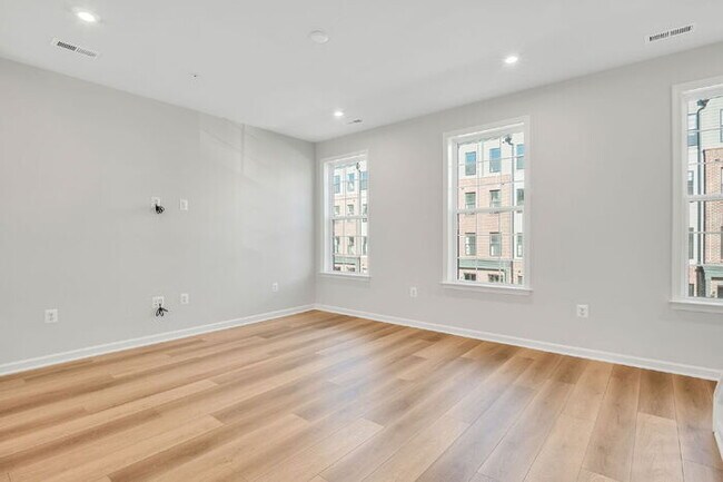 Building Photo - Brand-New 3 Bedroom Condo in Coalfield Station – $2,400/mo