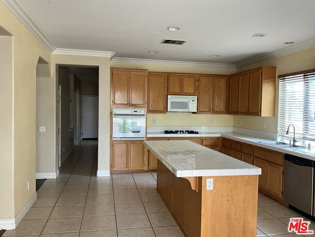 Building Photo - 13162 River Oaks Dr