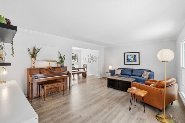 Building Photo - Updated 4BR Home with Finished Basement Minutes to Glenmont Metro!