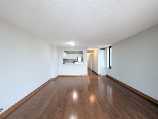 Building Photo - 3660 N Lake Shore Dr