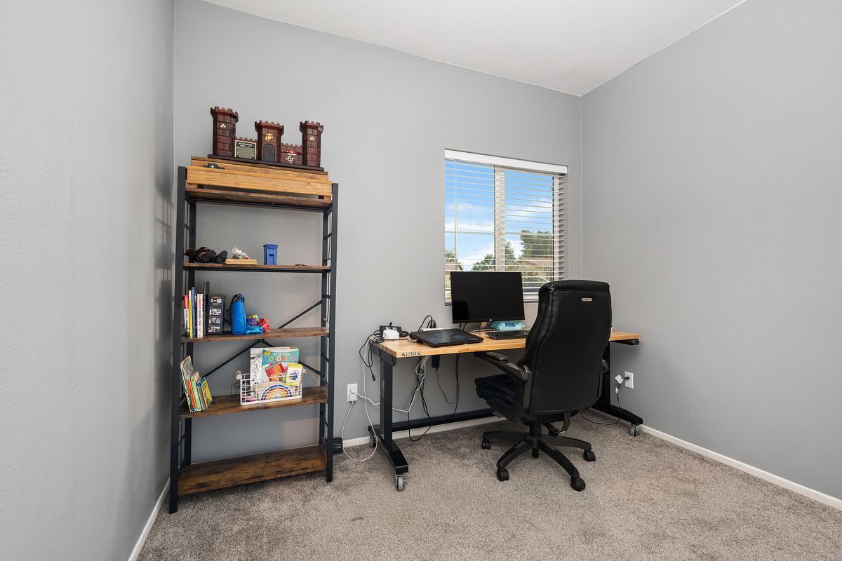 Building Photo - 475 Camellia Way