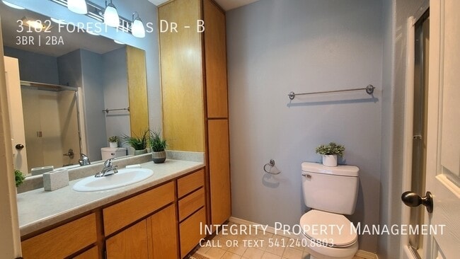 Building Photo - 3182 Forest Hills Dr