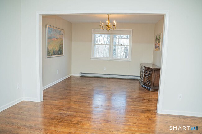 Building Photo - 100 White Birch Dr