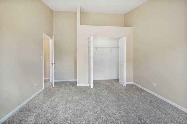Building Photo - 507 W Parkside Dr