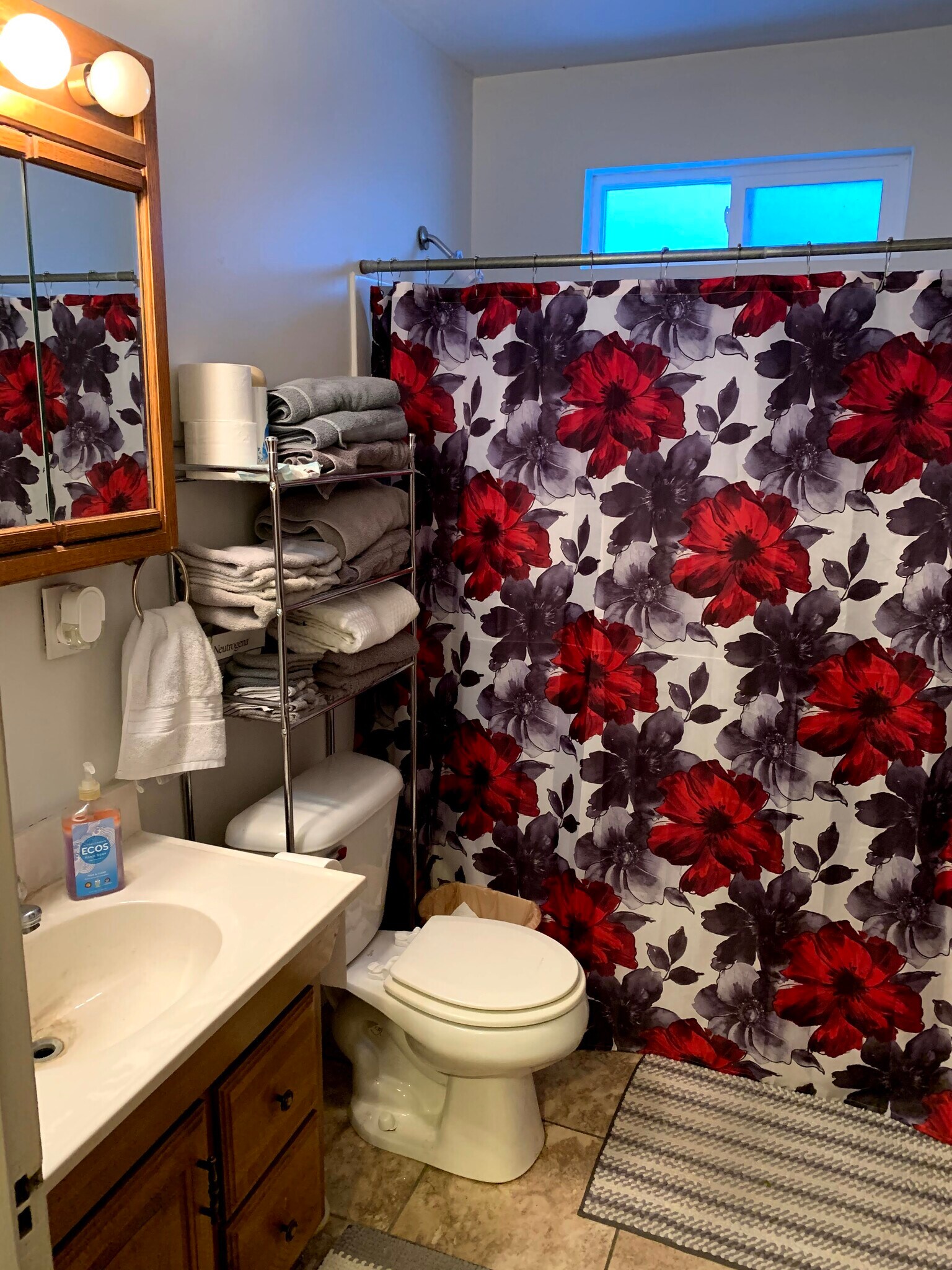 bathroom - 400 Milwaukee Ave