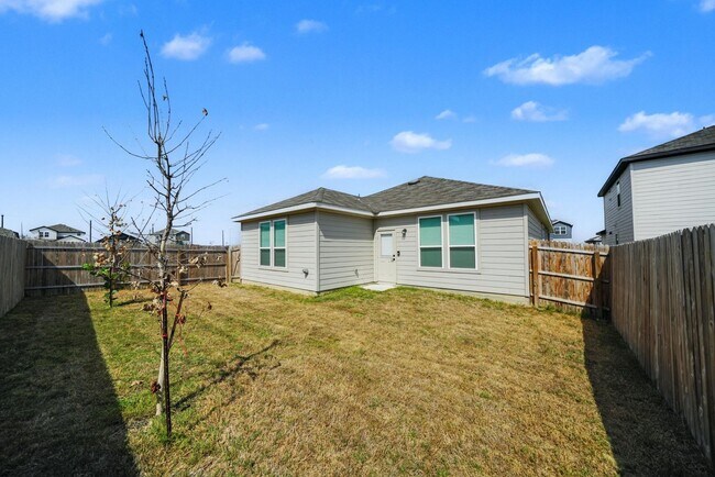 Building Photo - Beautifully Maintained Single-Story Home in Vista Real - Realtor Commission: $500