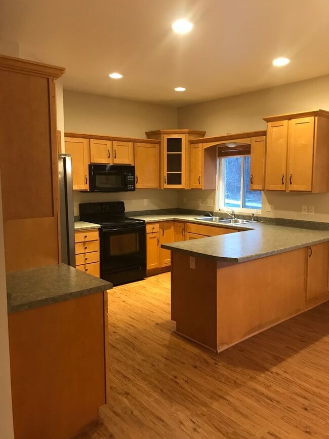 Building Photo - 2100 River Point Ct