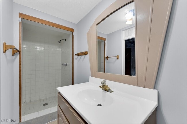 Building Photo - 239 E 214th St