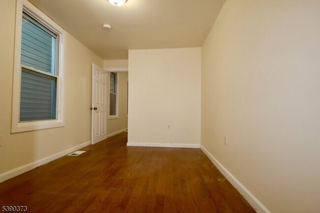 Building Photo - 89 Cutler St