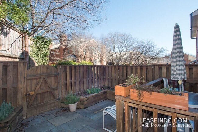 Building Photo - 1445 Hampton Hill Cir