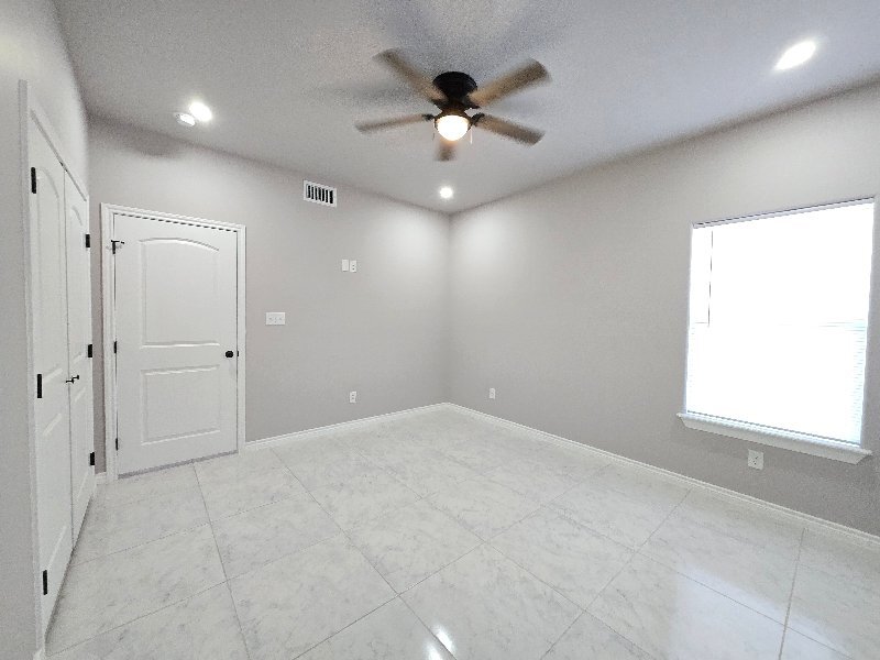 Building Photo - 2777 Chavarria St