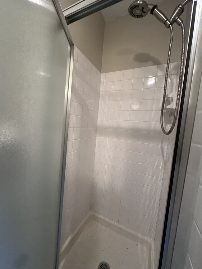 Building Photo - 1155 Charter Oak Ln