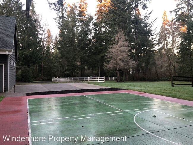 Building Photo - 3 br, 3.5 bath House - 9067 NE Hidden Cove...