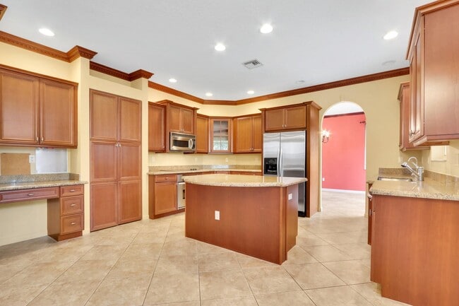 Building Photo - 3043 Hartridge Ter