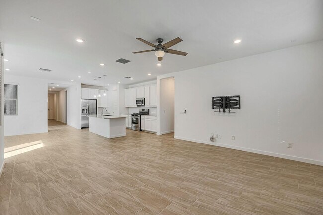 Building Photo - 12881 N 145th Dr