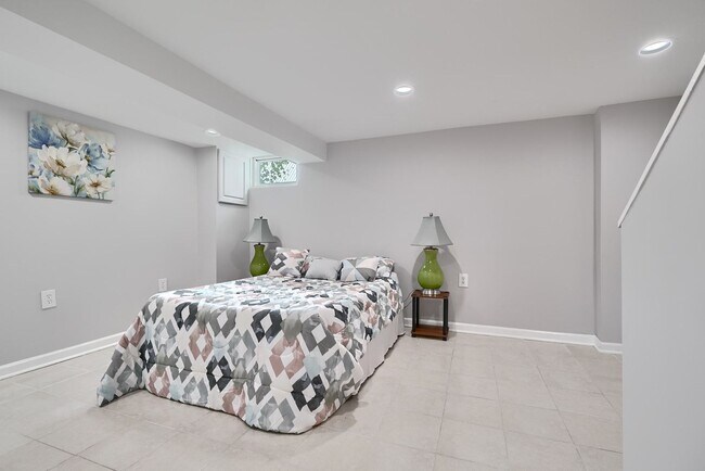 Building Photo - Spacious Townhome 3Bed/2Bath in Dundalk