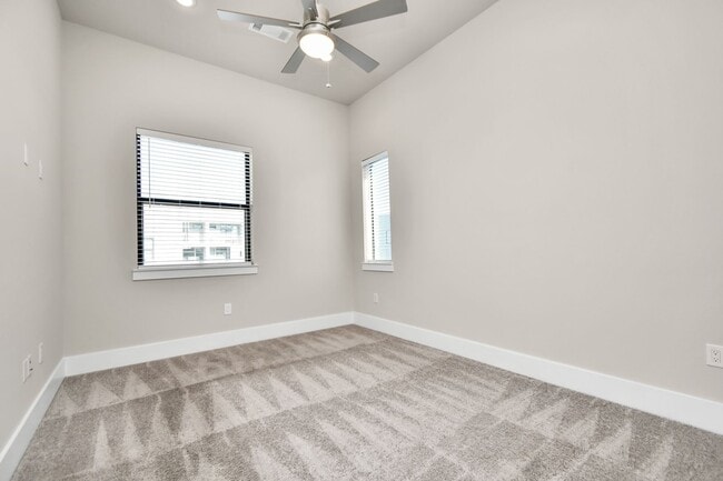 Building Photo - Mid-Town rental available