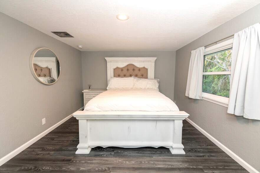 Building Photo - 16887 97th Way N