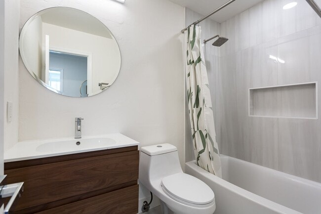 Building Photo - Contemporary Birdland Residence