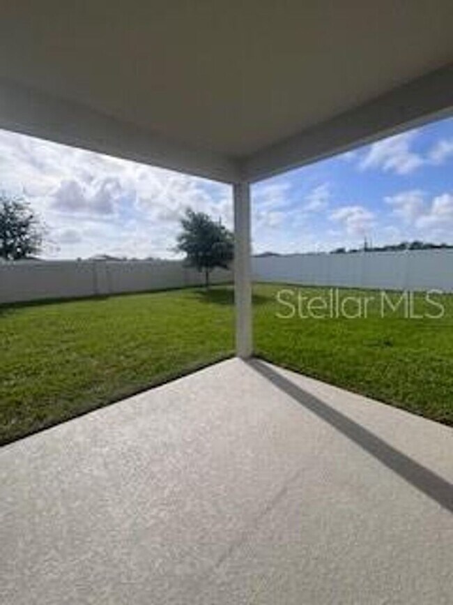 Building Photo - Haines City Charmer