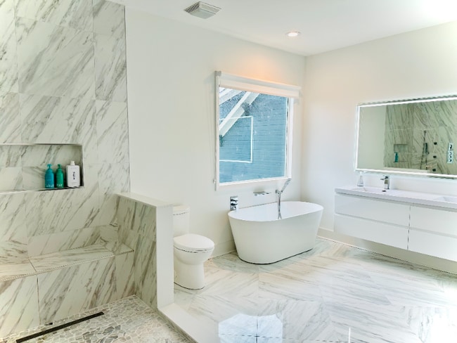 Building Photo - 323 Atherton St